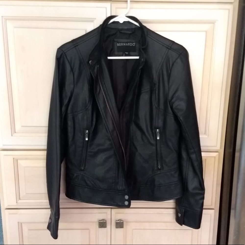 [LIKE 🆕] Bernardo: Soft Black Jacket - Picture 2 of 5